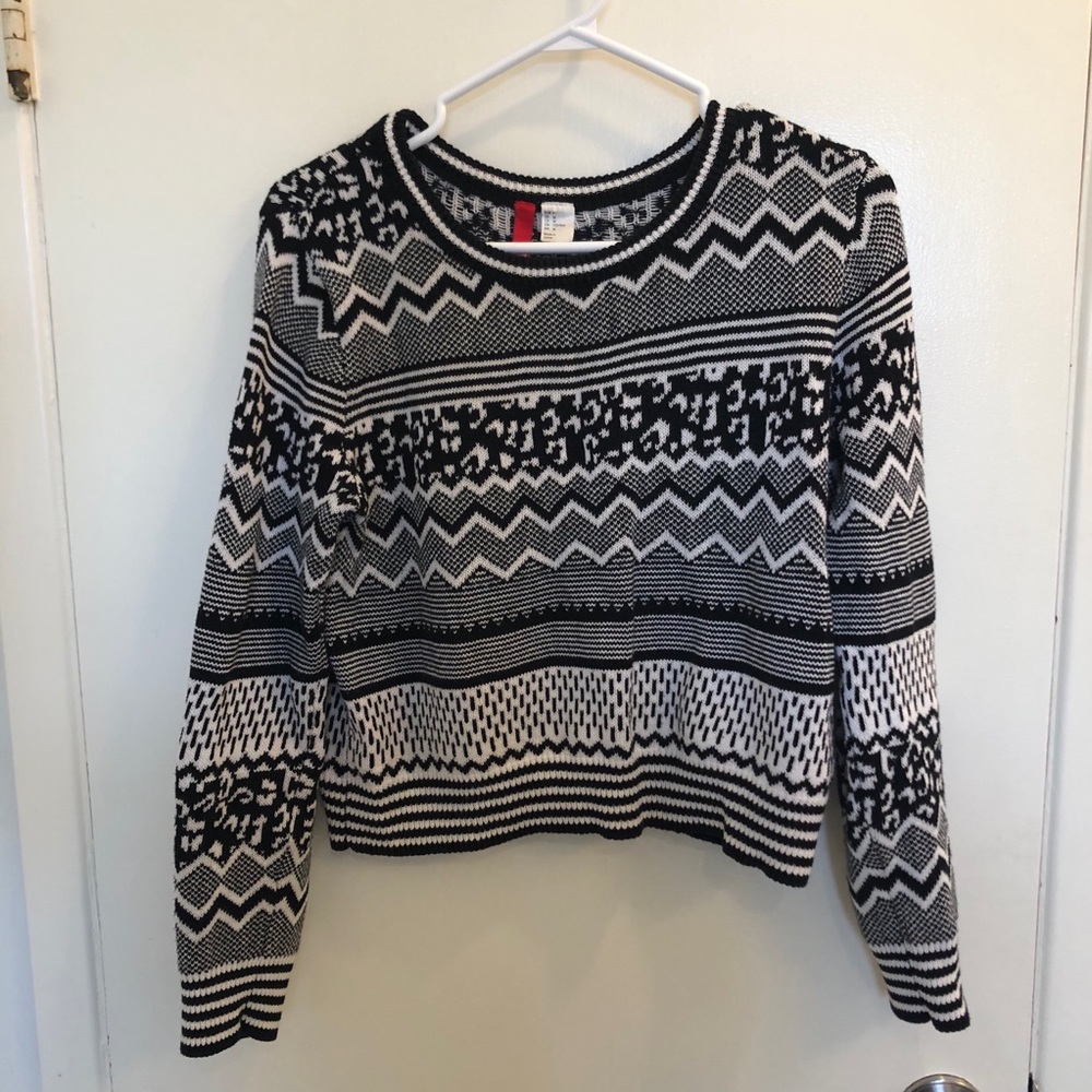 Cropped Pattern Crewneck
